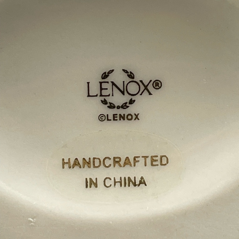LIKE NEW! Lenox Cream and Gold 2005 Wedding Ornament - Picture 8 of 8